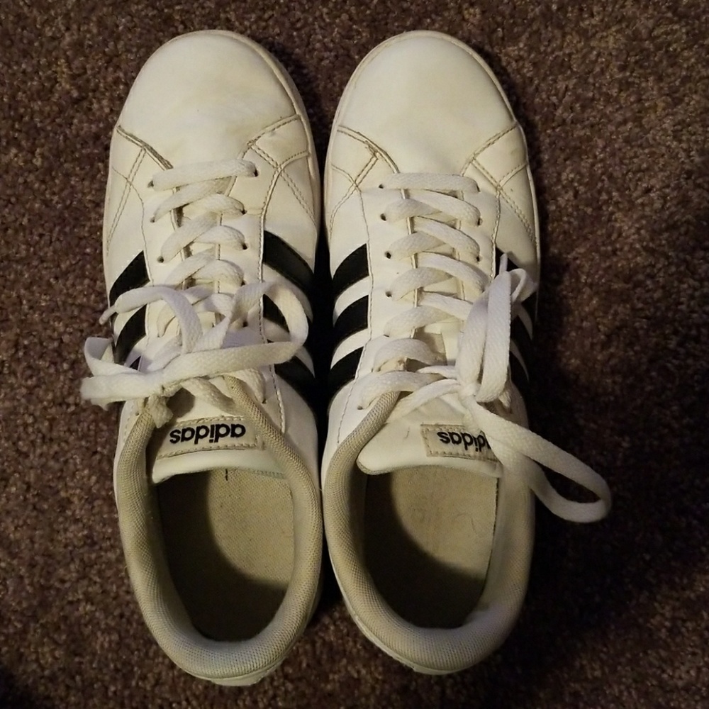White Adidas neo